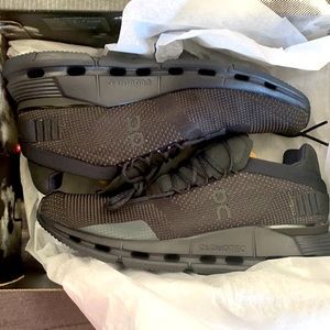 NWT On Running Cloudnova Eclipse Black Sneakers